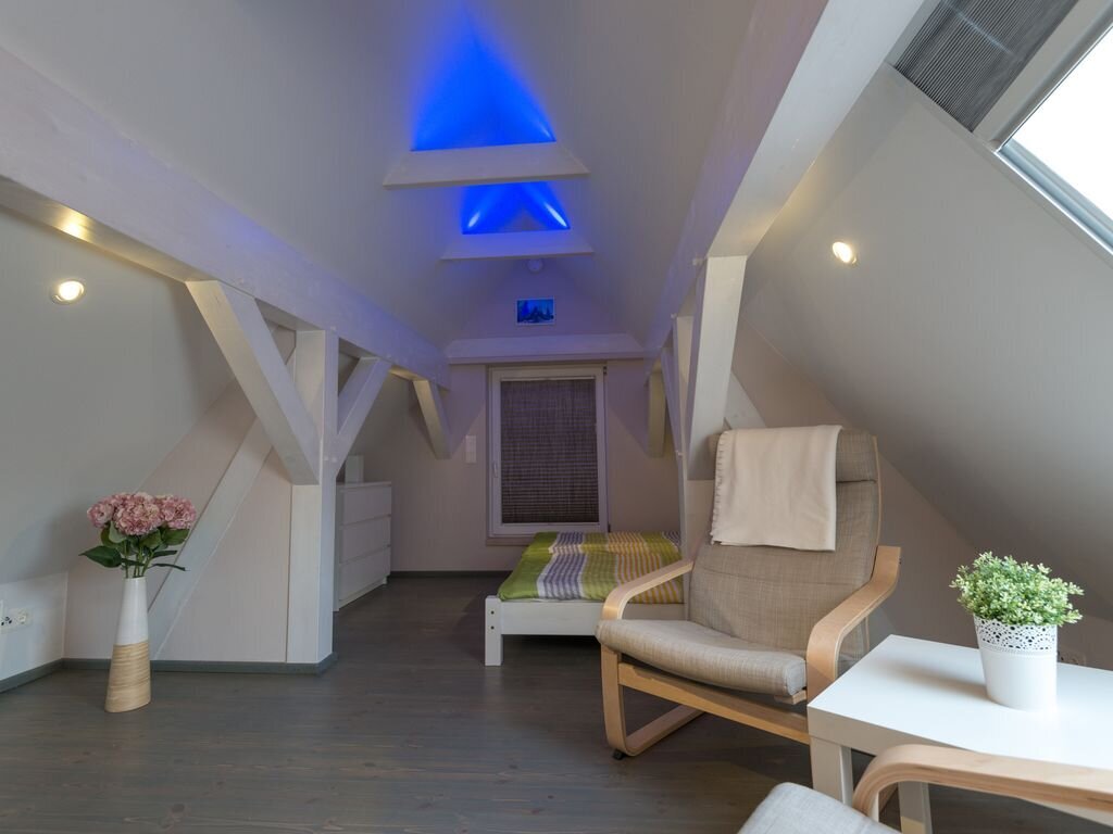 Schlafzimmer 1